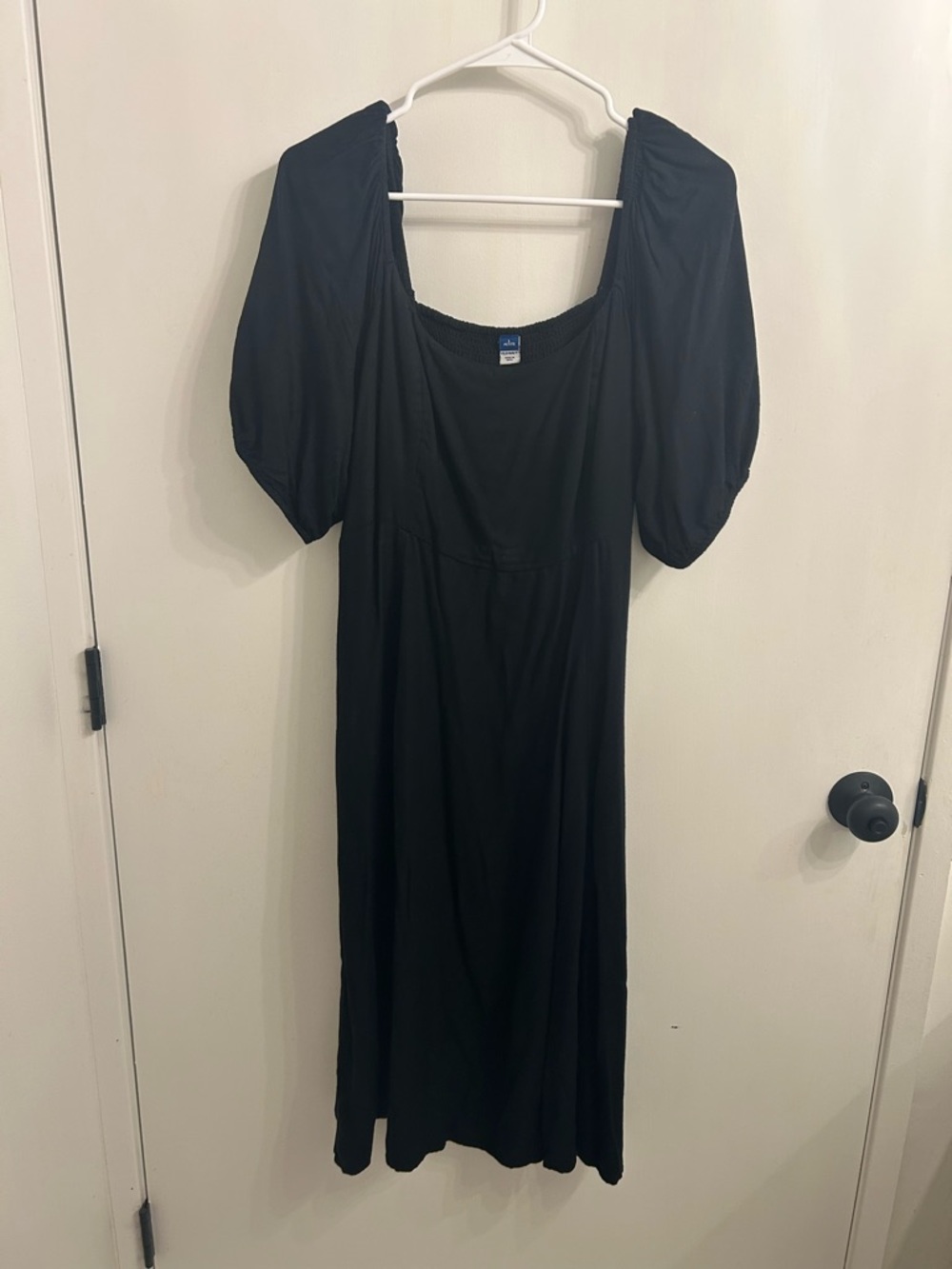 Old Navy Black Puff-Sleeve Midi Dress